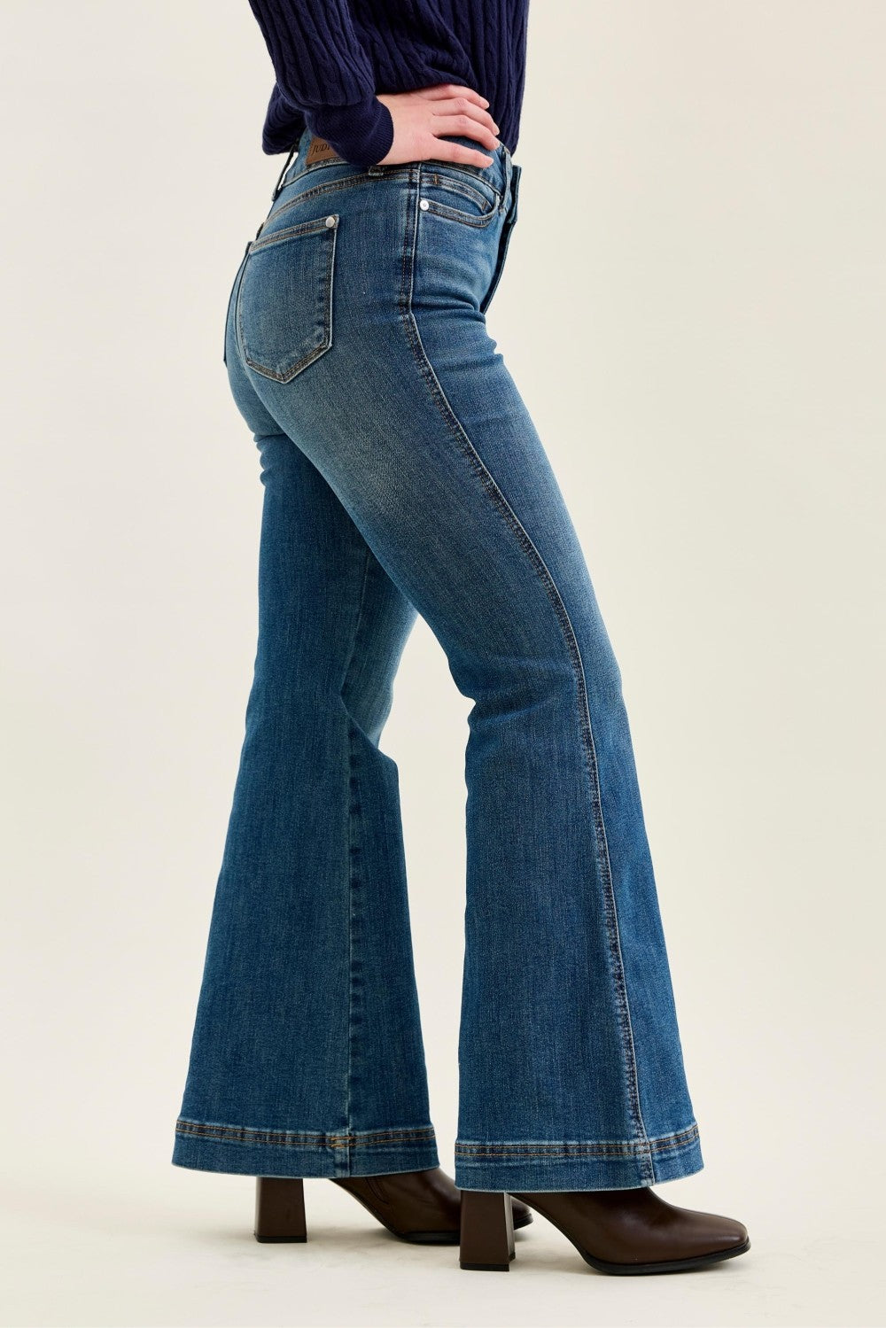 Judy Blue Hw Petite Flare Tummy Control Double Button Wb