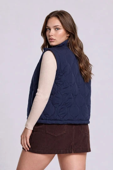 PLUS PLAID COLLAR QUILTED ZIP-UP VEST